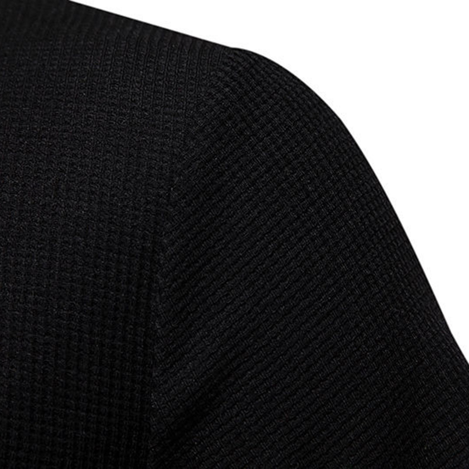 thumbnail image 5 of Camiseta informal de cuello en V para hombre: color liso con bolsillos, diseño moderno, tejido de poliéster, tallas S-XXL para uso diario., 5 of 6